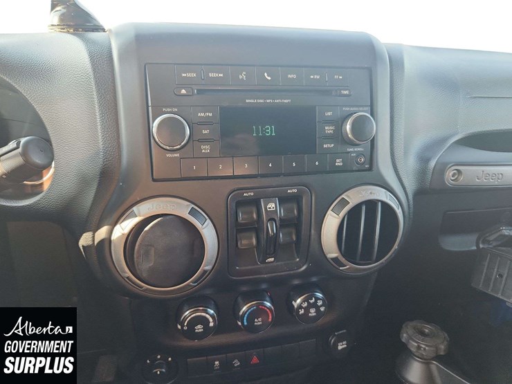 2014-jeep-wrangler-image-13