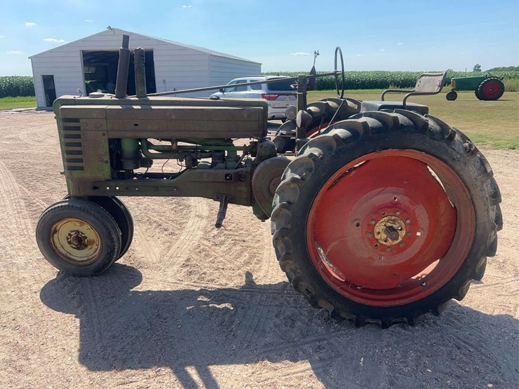 john-deere-model-b-image-6