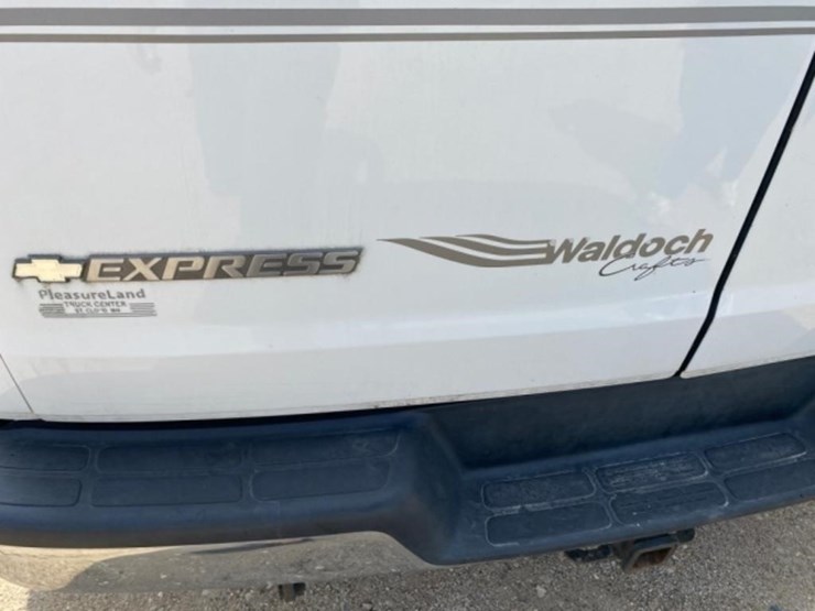 2004-chevy-express-van,-waldoch-crafts-edition,-image-32