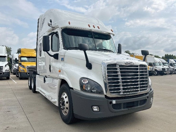 2019-freightliner-cascadia-125-image-1