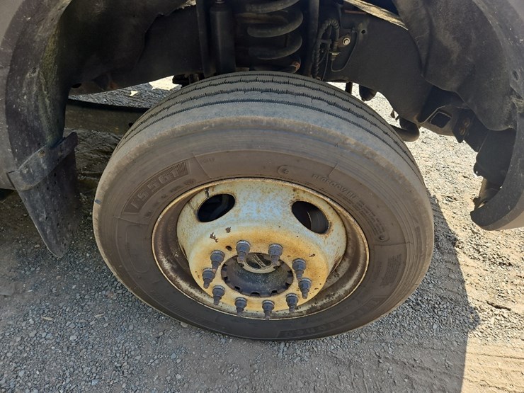 2019-ford-f550-xl-image-14