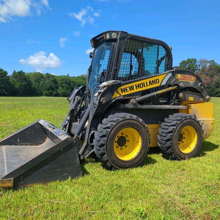 NEW HOLLAND L320