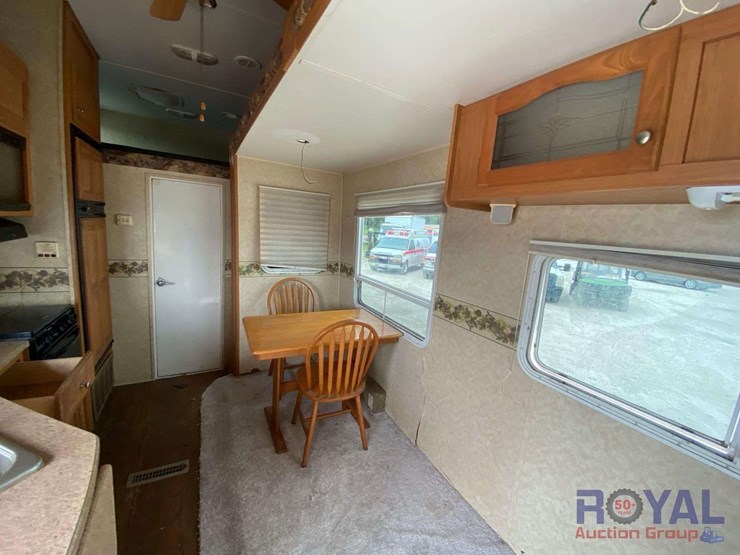 2006-victory-lane-36srv-39ft-tri-axle-5th-wheel-toy-hauler-travel-trailer-image-8