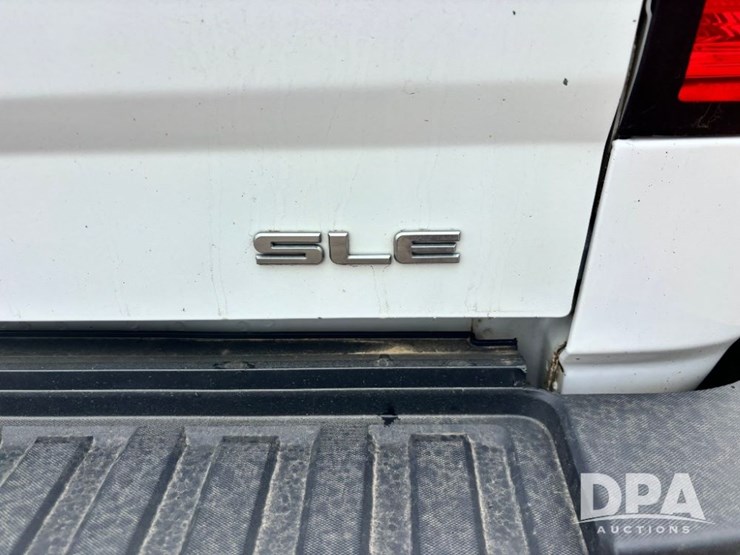 2017-gmc-sierra-2500hd-image-46