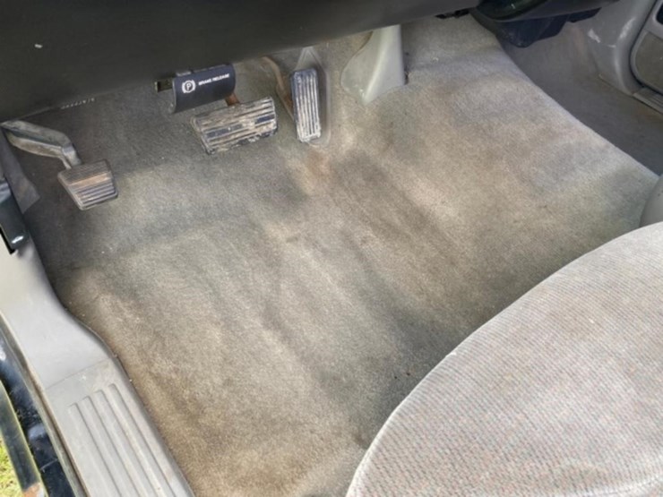 1999-gmc-sierra-1500-image-28
