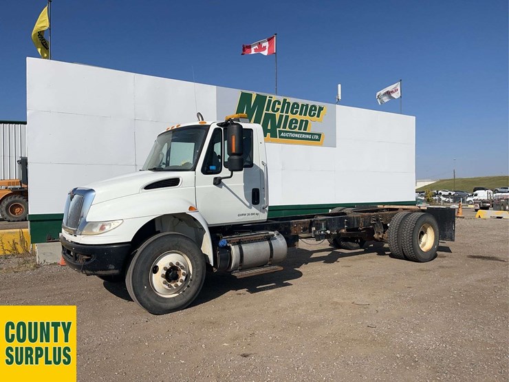 2016-international-durastar-4400-image-1