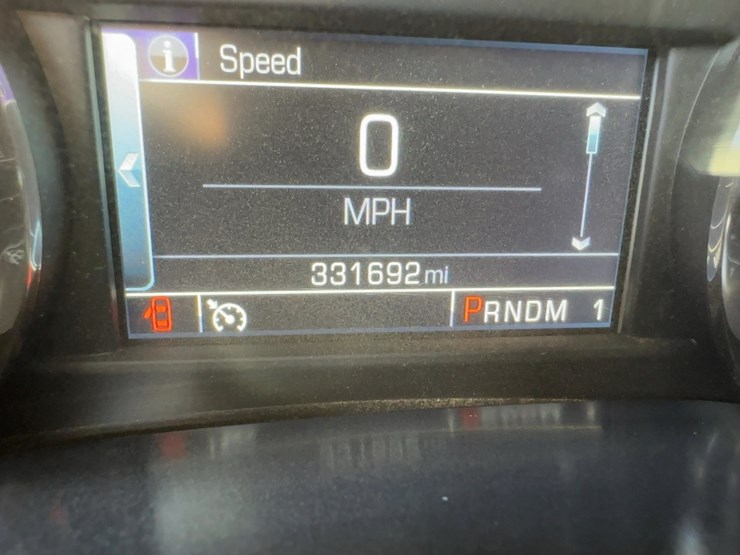 2015-chevrolet-silverado-2500hd-image-23