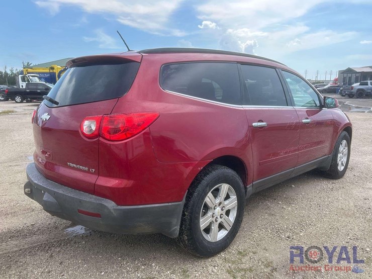 2012-chevrolet-traverse-ltz-image-3