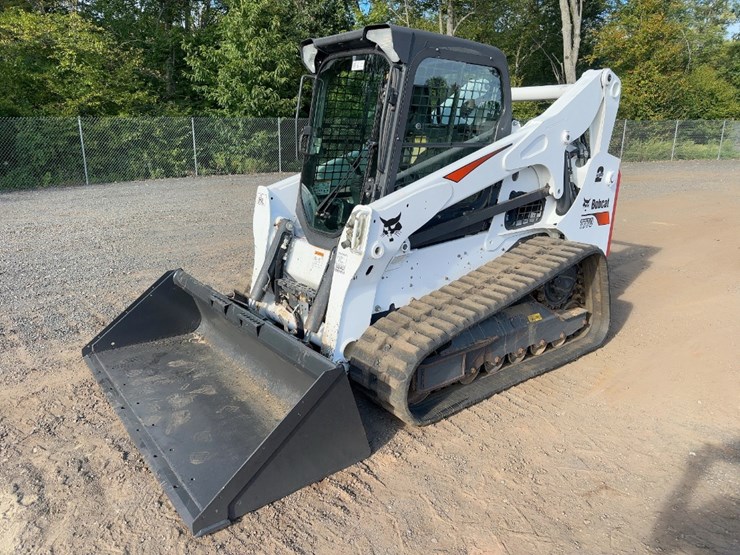 2022-bobcat-t770-image-1