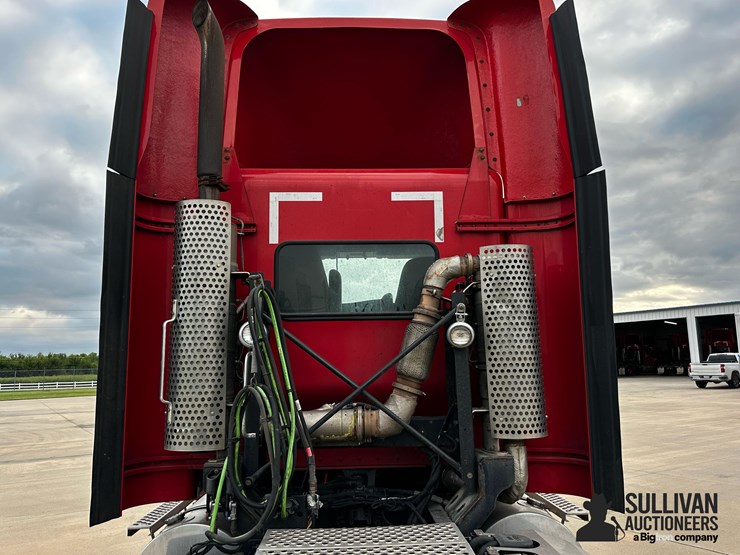 2015-kenworth-t440-image-13