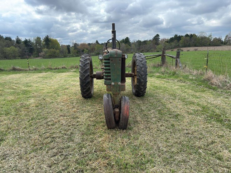 john-deere-b-image-2