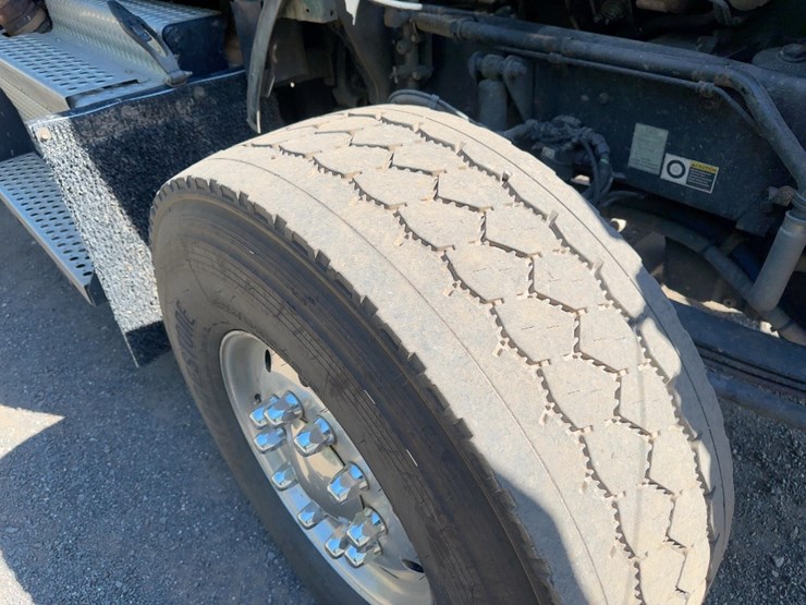 2018-kenworth-t800-image-12