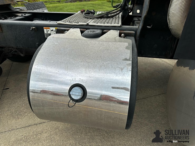 2012-kenworth-t440-image-18