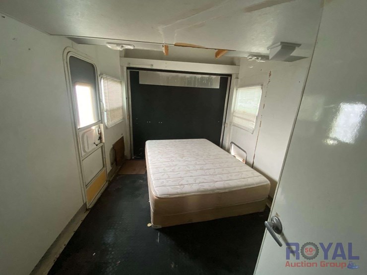 2006-victory-lane-36srv-39ft-tri-axle-5th-wheel-toy-hauler-travel-trailer-image-21