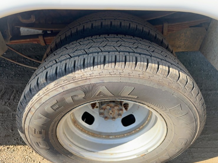 2017-ford-f350-xl-image-10