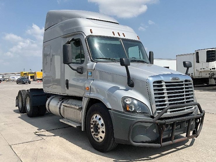 2020-freightliner-cascadia-125-image-1