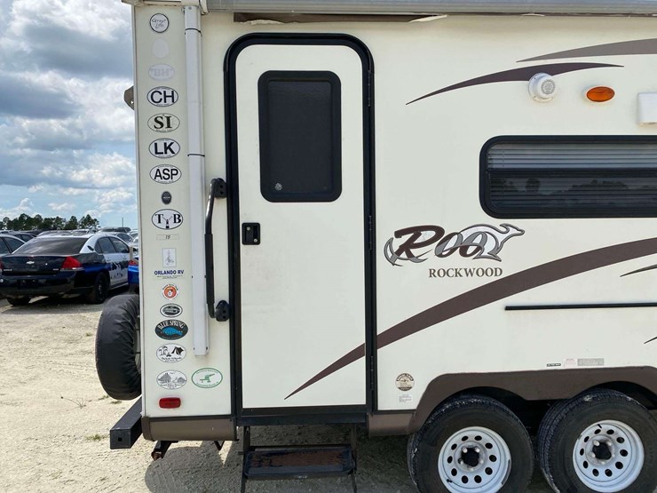 2015-forest-river-rockwood-roo-19-25ft-t/a-travel-trailer-image-6