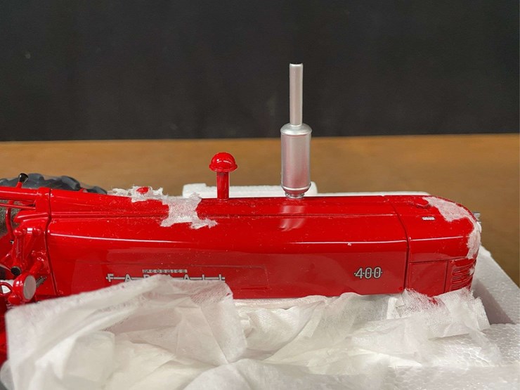 1/16-farmall-400-precision-nib-ertl-image-13