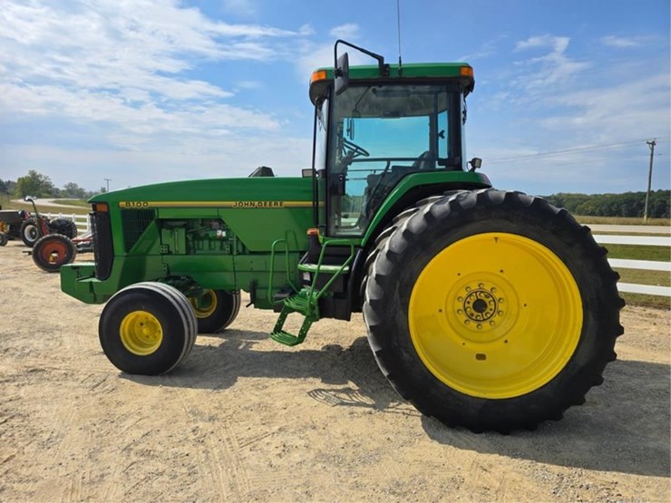 john-deere-8100-image-2