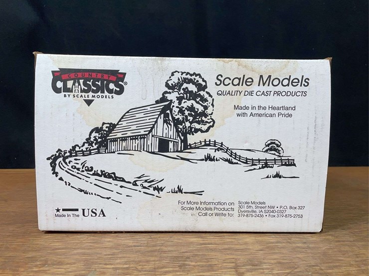 1/16-farmall-656-nib-sm-image-4