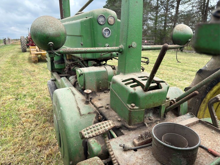 john-deere-b-image-9