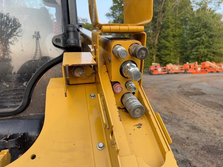2020-caterpillar-299d3-xe-image-10