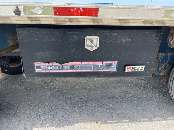 2010-utility-flatbed-image-8