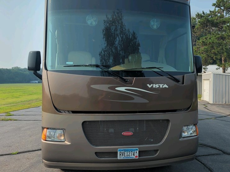 2012-winnebago-vista-class-a-motorhome,-2-slide-outs,-ford-v10-engine-image-2