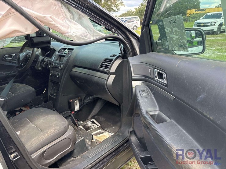 2019-ford-explorer-image-8