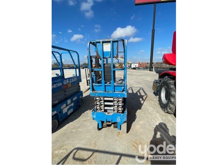 2016-genie-gs1930-image-1
