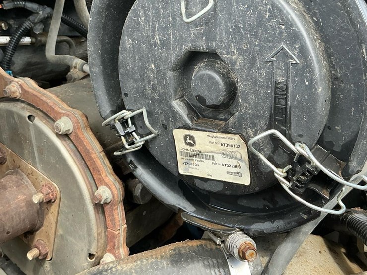 2014-deere-333e-image-55