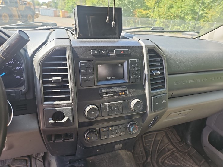 2019-ford-f550-xl-image-41