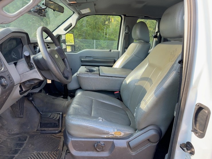 2012-ford-f550-xl-image-34