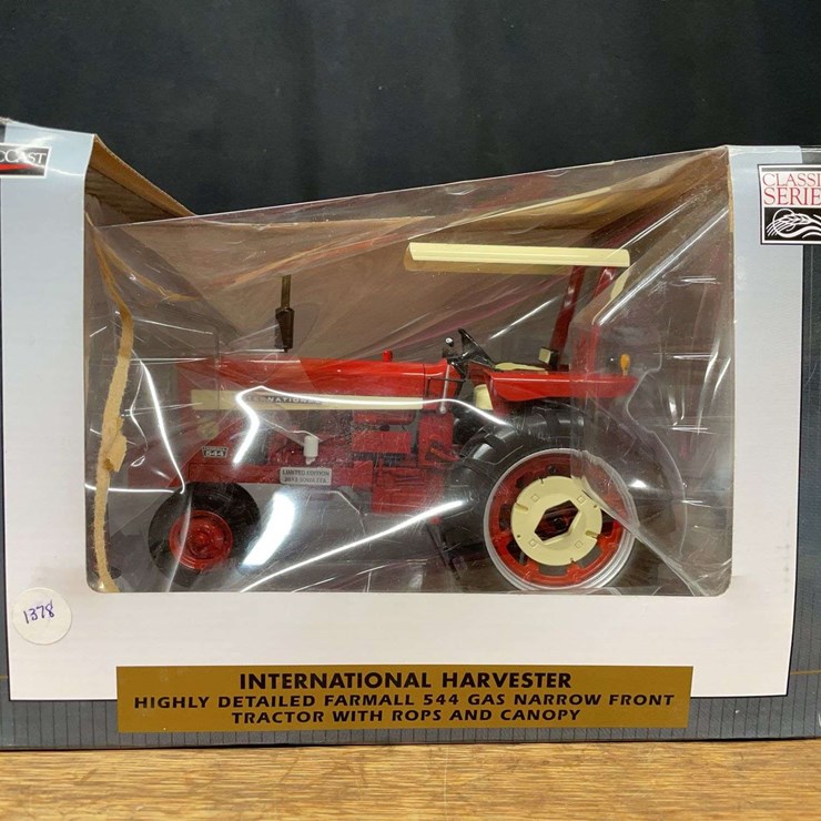 1/16 IH 544 2012 Iowa FFA NIB SC