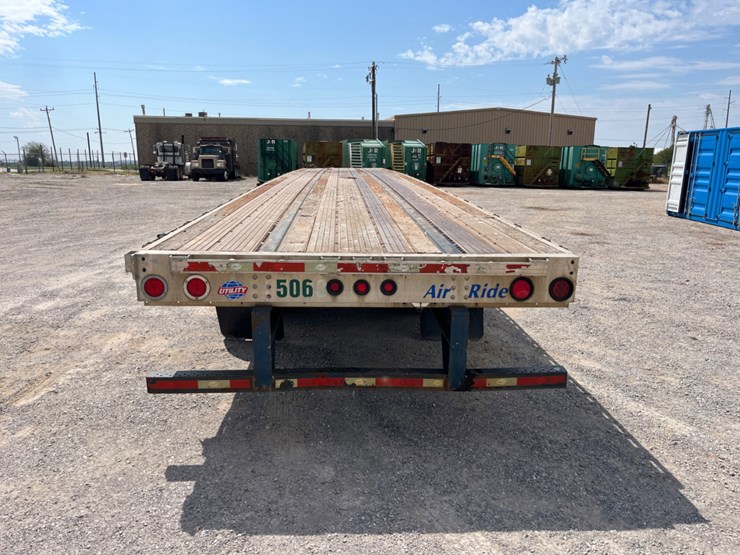 2010-utility-flatbed-image-5