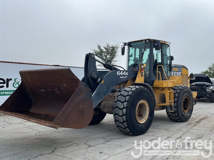 2015-deere-644k-image-1
