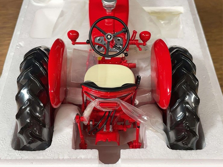 1/16-farmall-460-precision-nib-ertl-image-10