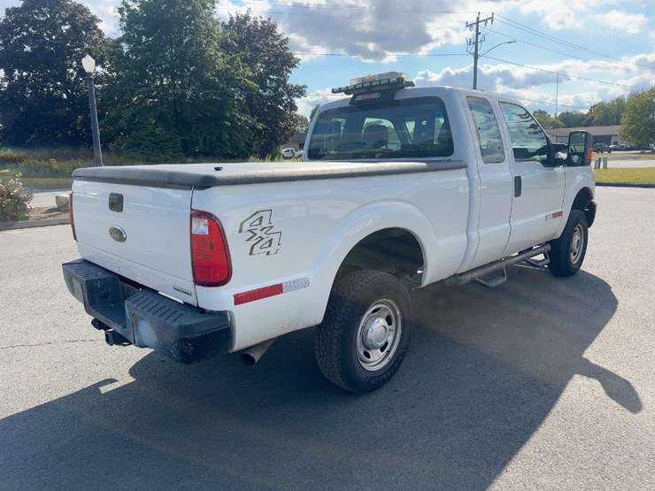 2016-ford-f250-xl-image-5