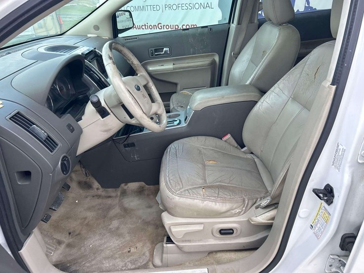 2010-ford-edge-image-12