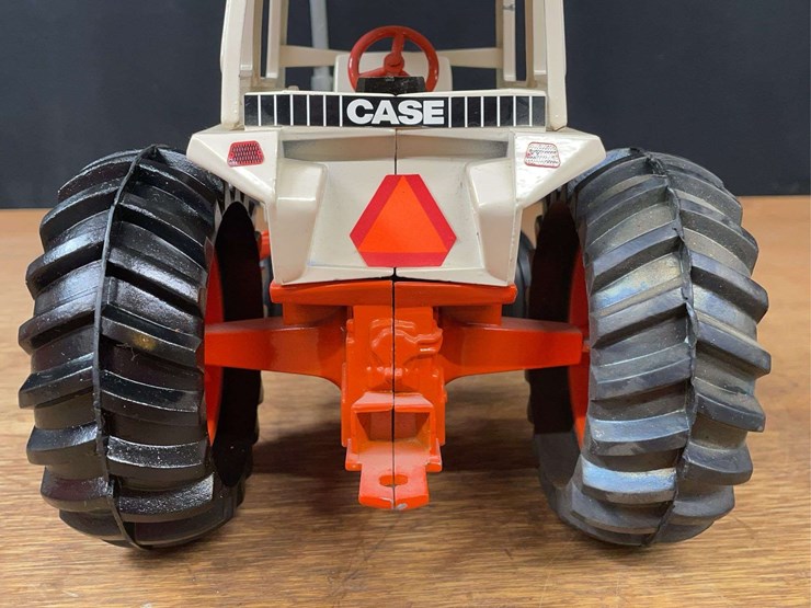 1/16-case-2590-collector-ertl-image-13