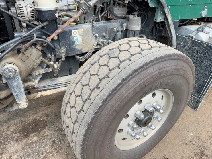2018-kenworth-t800-image-10