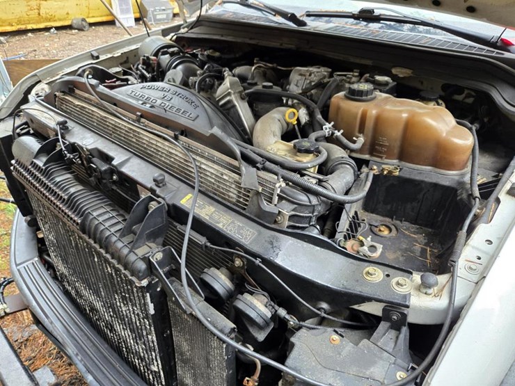 2010-ford-f550-image-43