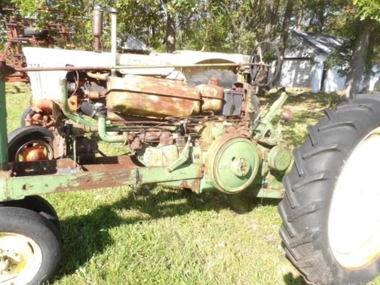 john-deere-model-b-image-1
