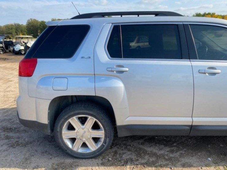 2010-gmc-terrain-sle-image-16