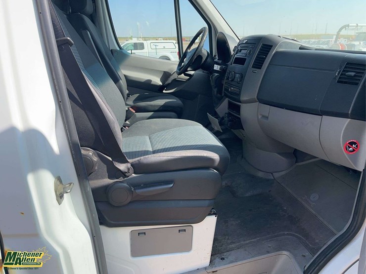 2010-mercedes-benz-sprinter-3500-image-15