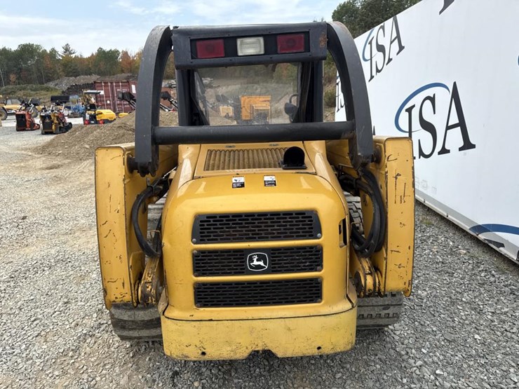 deere-240-image-4