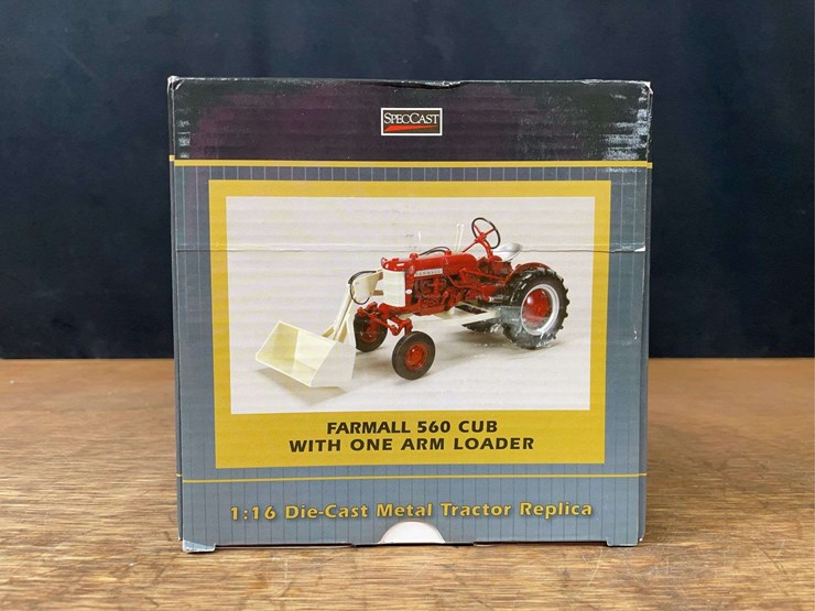 1/16-farmall-560-cub-w/loader-2013-pork-expo-nib-sc-image-5