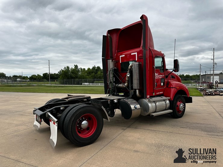 2015-kenworth-t440-image-5