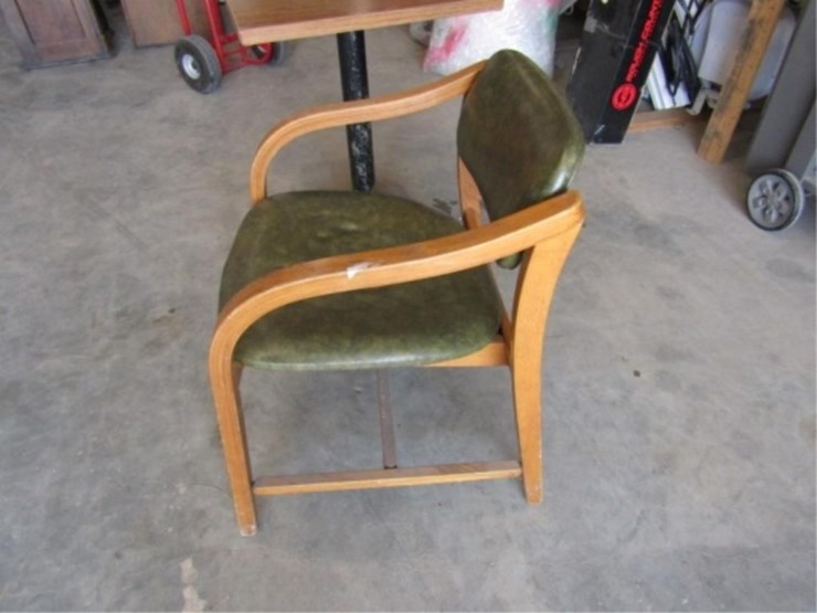 24x24x29.5-bar-table-&-retro-chair-image-3