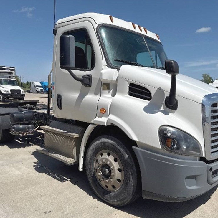 2018 FREIGHTLINER CASCADIA 113